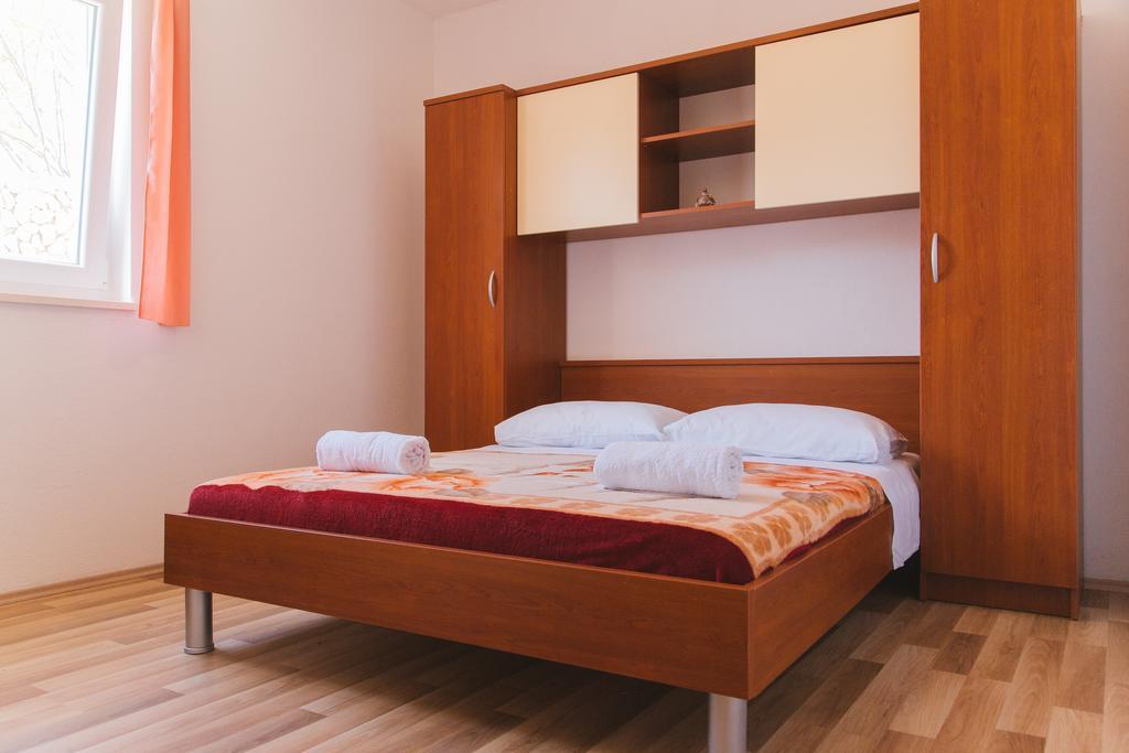 Apartment Chiara Dugi Rat Ngoại thất bức ảnh