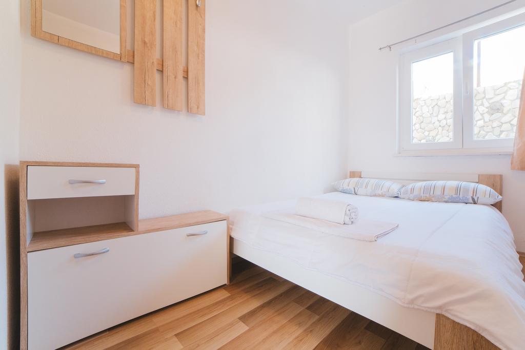 Apartment Chiara Dugi Rat Ngoại thất bức ảnh
