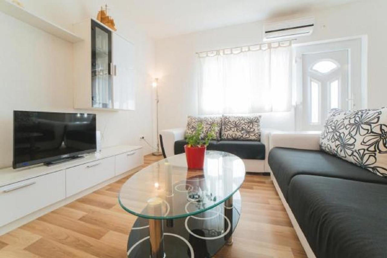 Apartment Chiara Dugi Rat Ngoại thất bức ảnh